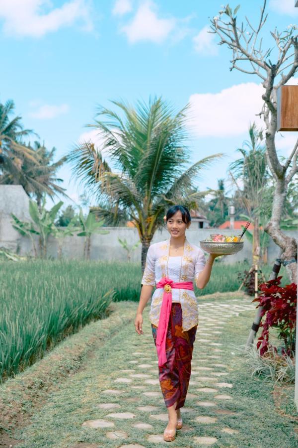 Queen At Gunung Sari Hotel